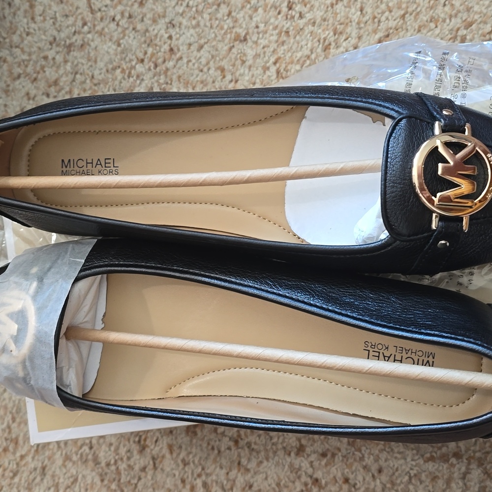 Michael Kors Fulton Black Moccasins with Gold Logo - Picture 6 of 7
